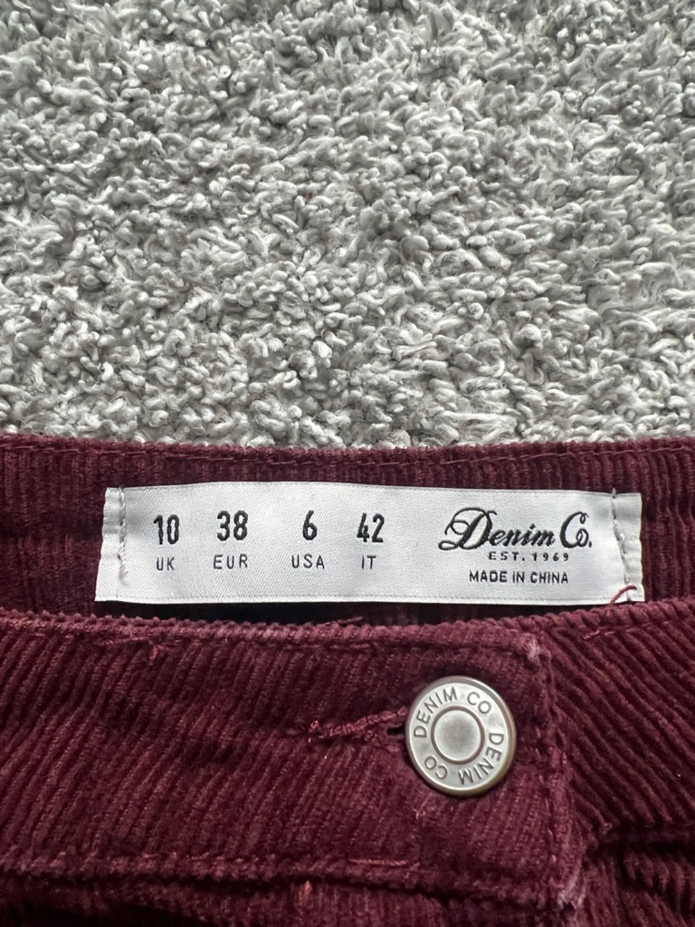 Denim Co. Women’s Burgundy Red Corduroy Button-Front Mini Skirt - Size 6 - Picture 3 of 6